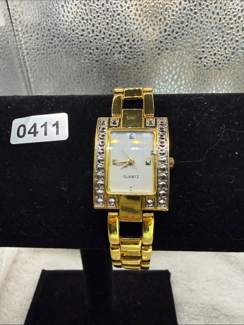 Elegant Gold-Tone Women's Crystal Accent Quartz Watch